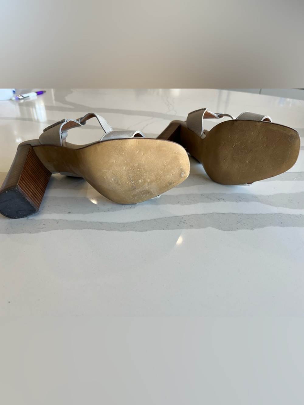 Modern Vintage Leather T-Strap Block-Heeled Sandals in Elephant Gray - Picture 3 of 3